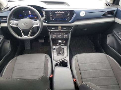 Used 2022 Volkswagen Taos SE image 15