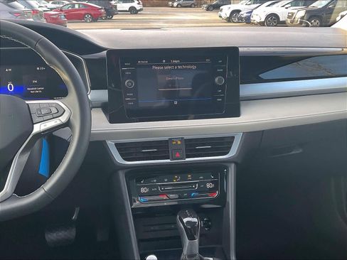 New 2026 Volkswagen Taos SE image 13