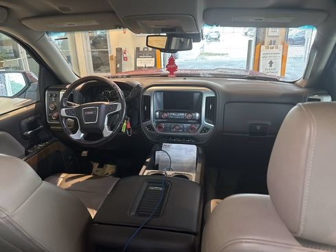Used 2018 GMC Sierra 1500 SLT AWD/4WD image 11