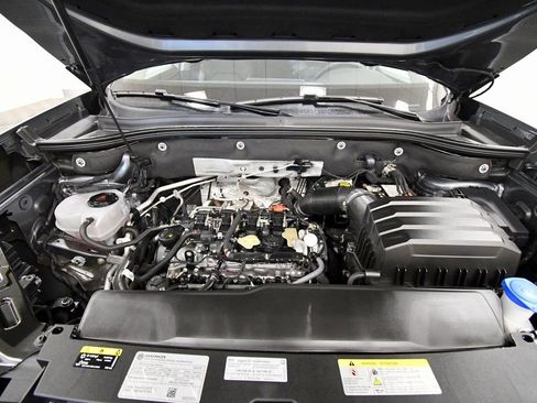 Used 2024 Volkswagen Atlas SE image 12