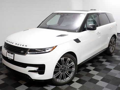 Used 2023 Land Rover Range Rover Sport SE image 2