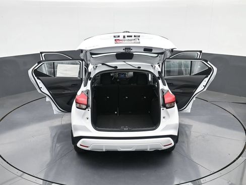 Certified 2025 Nissan Kicks Play S FWD image 36