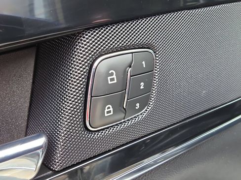 Used 2022 Lincoln Nautilus FWD w/ Premium Package image 11