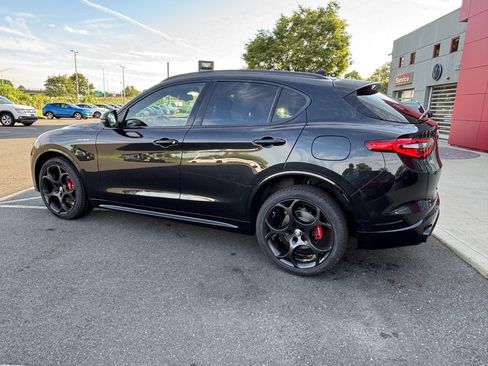 Used 2023 Alfa Romeo Stelvio Veloce AWD/4WD image 5