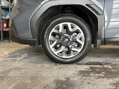 Used 2025 Subaru Forester image 37