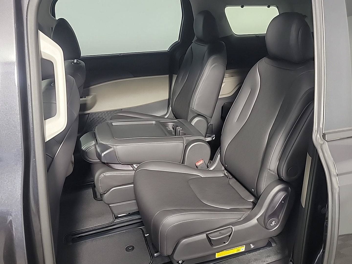 Certified 2026 Kia Carnival EX FWD image 17