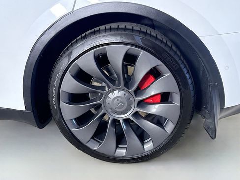 Used 2022 Tesla Model Y Performance image 31