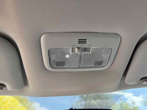 Used 2015 Toyota Corolla LE FWD image 25