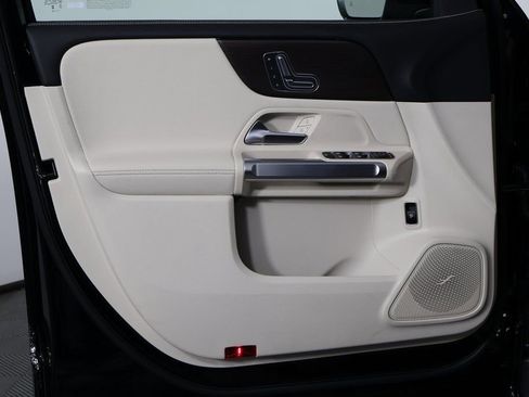 New 2026 Mercedes-Benz GLB 250 image 7