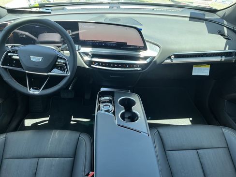 New 2025 Cadillac Lyriq Luxury image 13