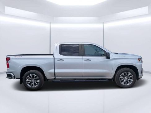 Used 2021 Chevrolet Silverado 1500 RST w/ Bed Protection Package AWD/4WD image 2