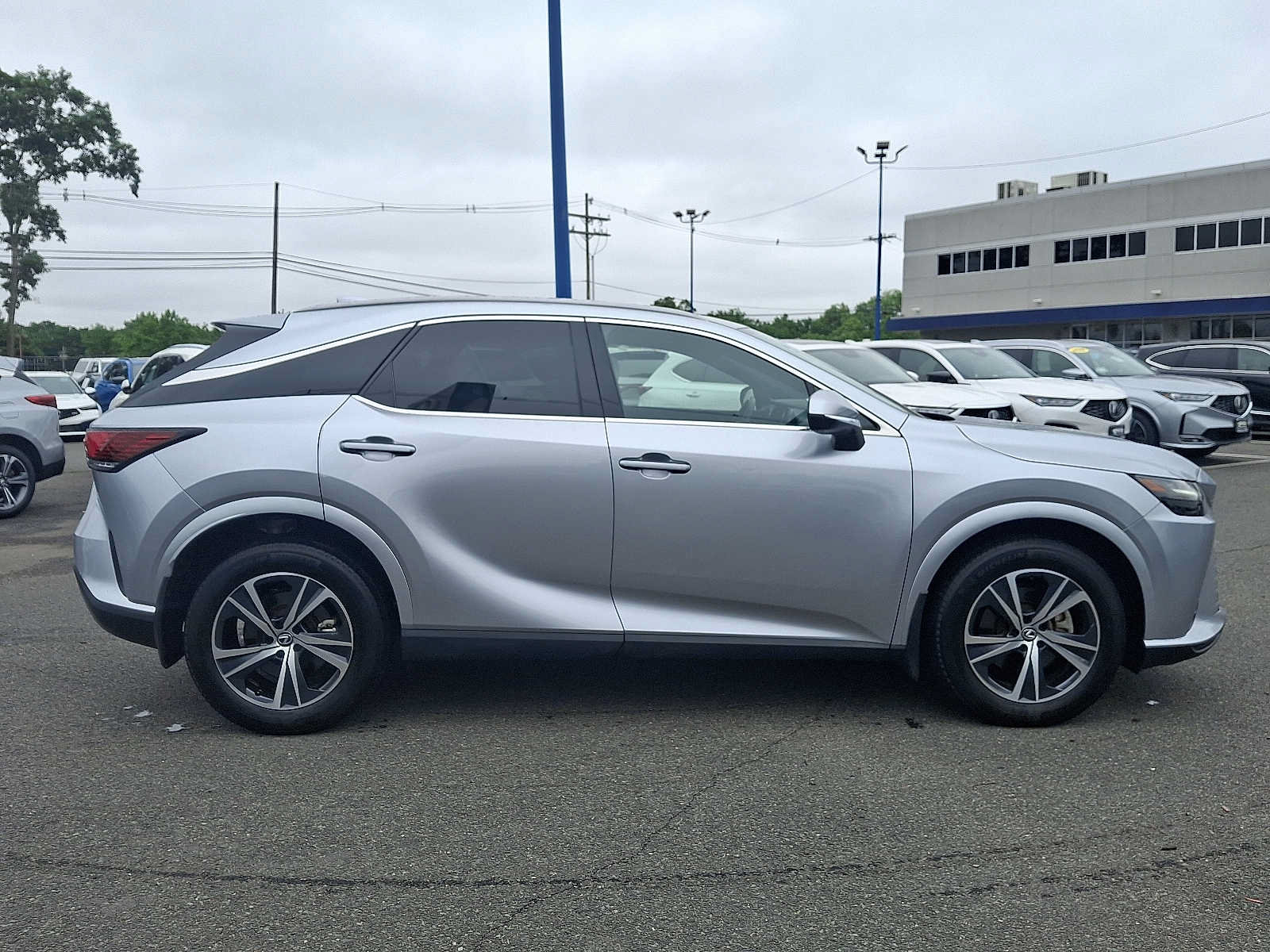 Used 2023 Lexus RX 350 Premium w/ Cold Area Package FWD image 8