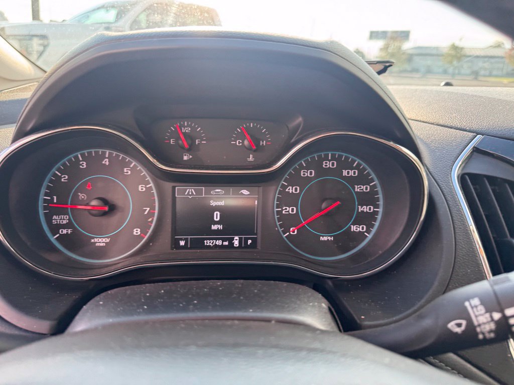 Used 2017 Chevrolet Cruze Premier FWD image 27