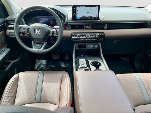 Used 2024 Honda Pilot Elite image 23