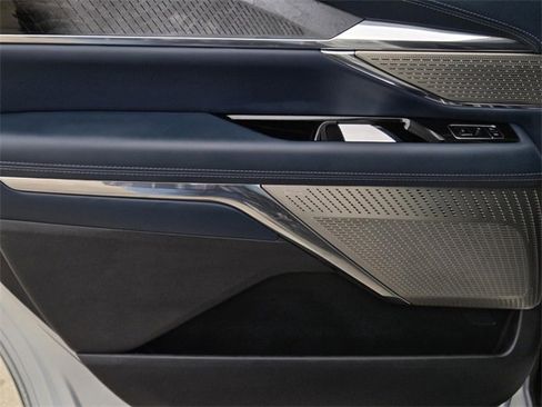 Used 2025 Cadillac Escalade IQ Sport 2 w/ LPO, ONYX Package image 14