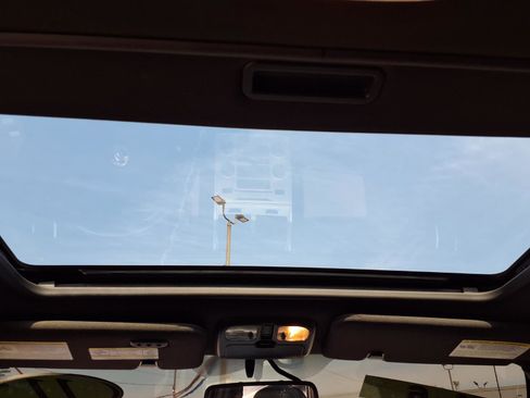 Used 2011 Mercury Mariner Premier w/ 202A Rapid Spec Order Code image 8