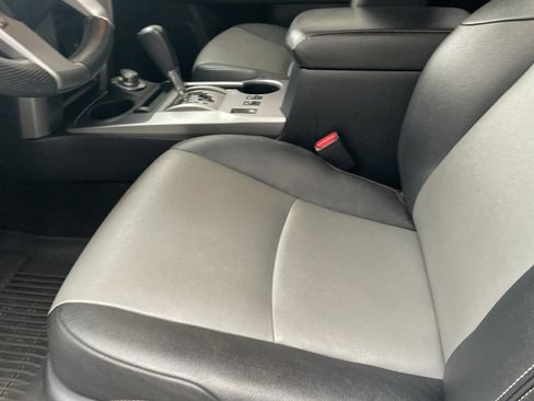 Used 2019 Toyota 4Runner SR5 Premium image 9