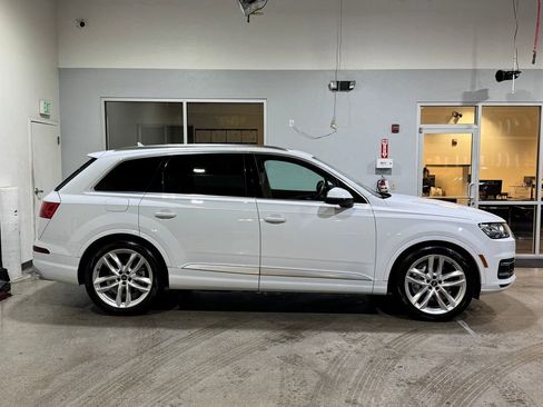 Used 2018 Audi Q7 3.0T Prestige w/ Prestige Package image 4