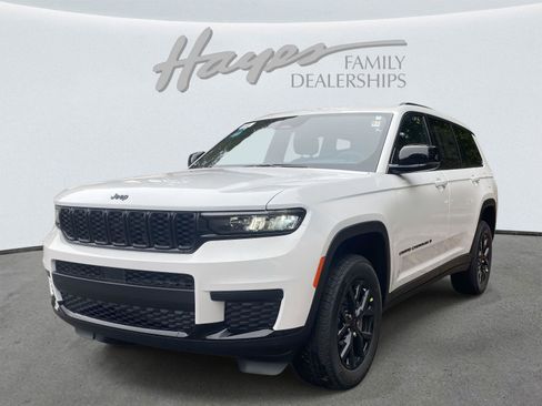 New 2025 Jeep Grand Cherokee L Altitude image 25