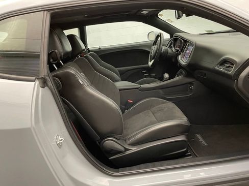 Used 2022 Dodge Challenger SRT Hellcat w/ Plus Package RWD image 25