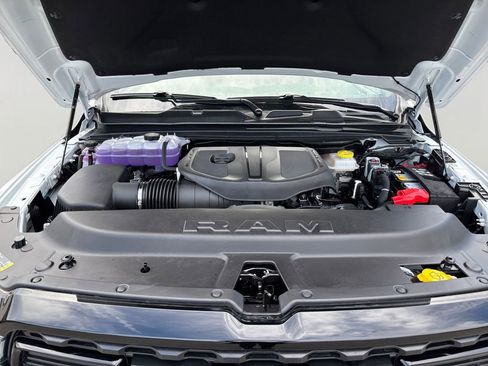 New 2026 RAM 1500 Express AWD/4WD image 9