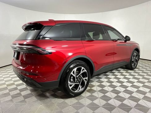 Used 2025 Lincoln Nautilus Premier w/ Jet Appearance Package image 4