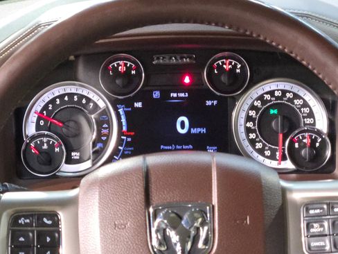 Used 2017 RAM 1500 Laramie image 18