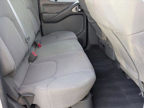 Used 2019 Nissan Frontier SV image 17