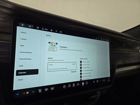 Used 2023 Rivian R1S Adventure image 29