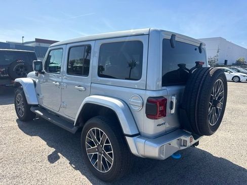 Used 2023 Jeep Wrangler Unlimited Sahara AWD/4WD image 7