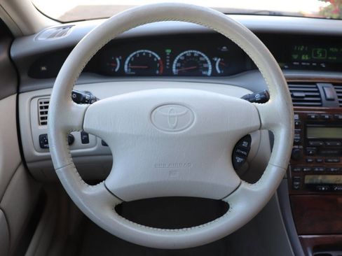 Used 2001 Toyota Avalon XLS FWD image 18