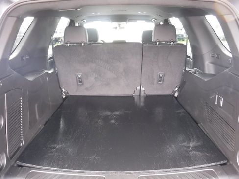 Used 2022 Chevrolet Tahoe LS image 6