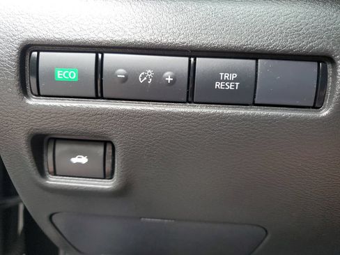 Used 2024 Nissan Sentra SV FWD image 33