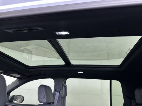 New 2026 Chevrolet Traverse RS w/ LPO, Floor Liner Package FWD image 55