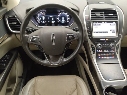 Used 2017 Lincoln MKX Reserve w/ Driver Assistance Package FWD image 22