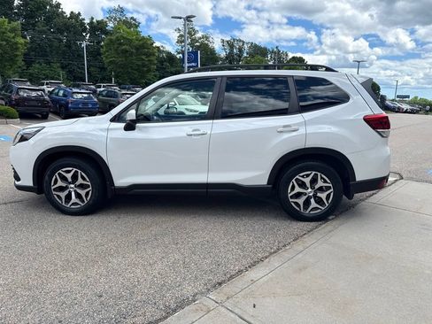 Used 2023 Subaru Forester Premium AWD/4WD image 6
