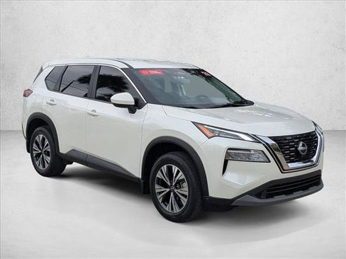 Certified 2023 Nissan Rogue SV FWD image 3