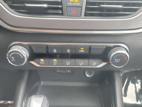 Used 2024 Nissan Altima 2.5 SR FWD image 25
