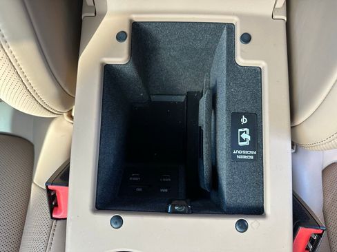 Certified 2024 Porsche Macan image 29