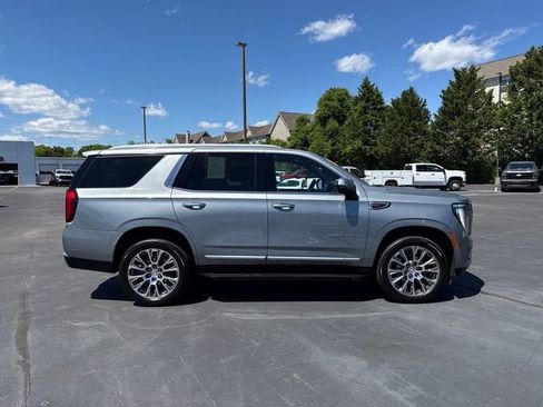 Used 2025 GMC Yukon Denali AWD/4WD image 2