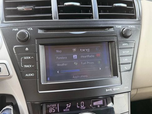 Used 2014 Toyota Prius V Three FWD image 39