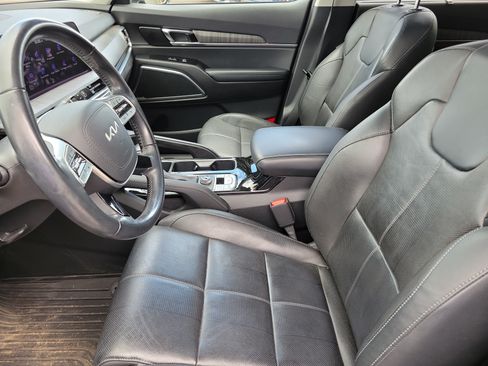 Used 2024 Kia Telluride SX FWD image 3