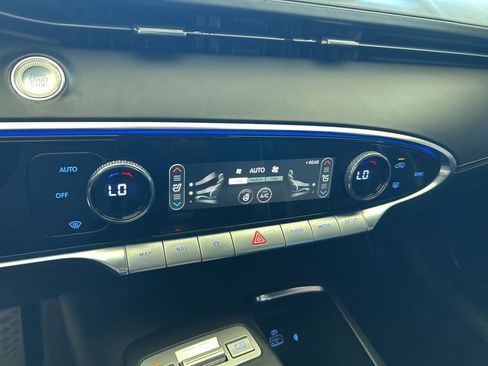 Used 2024 Genesis GV70 2.5T w/ Sport Prestige Package image 43