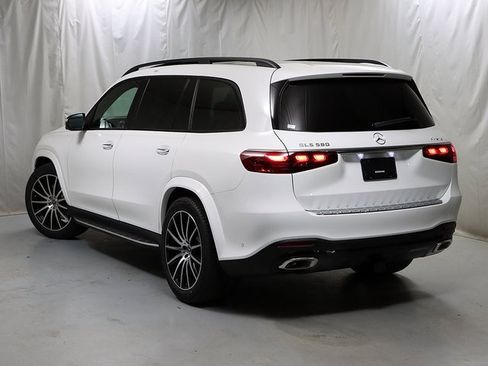New 2026 Mercedes-Benz GLS 580 4MATIC image 9