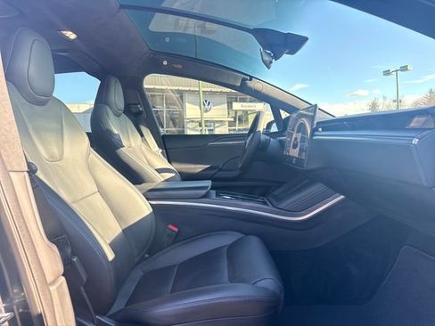 Used 2024 Tesla Model X image 23