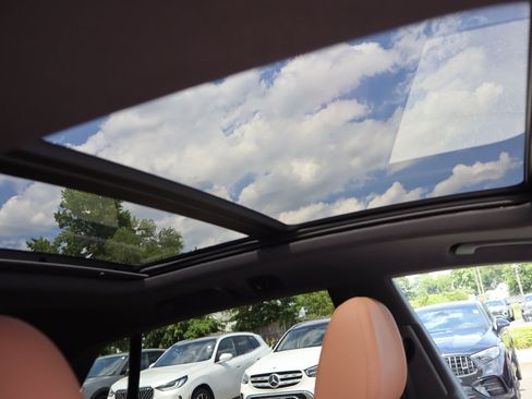 Used 2019 Audi Q8 Premium Plus AWD/4WD image 17