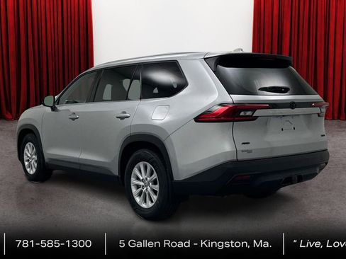 Certified 2024 Toyota Grand Highlander AWD image 7