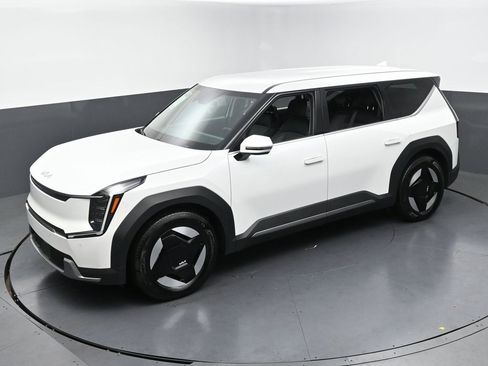 Used 2024 Kia EV9 Light image 52