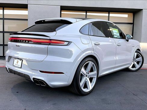 Certified 2026 Porsche Cayenne Turbo image 7