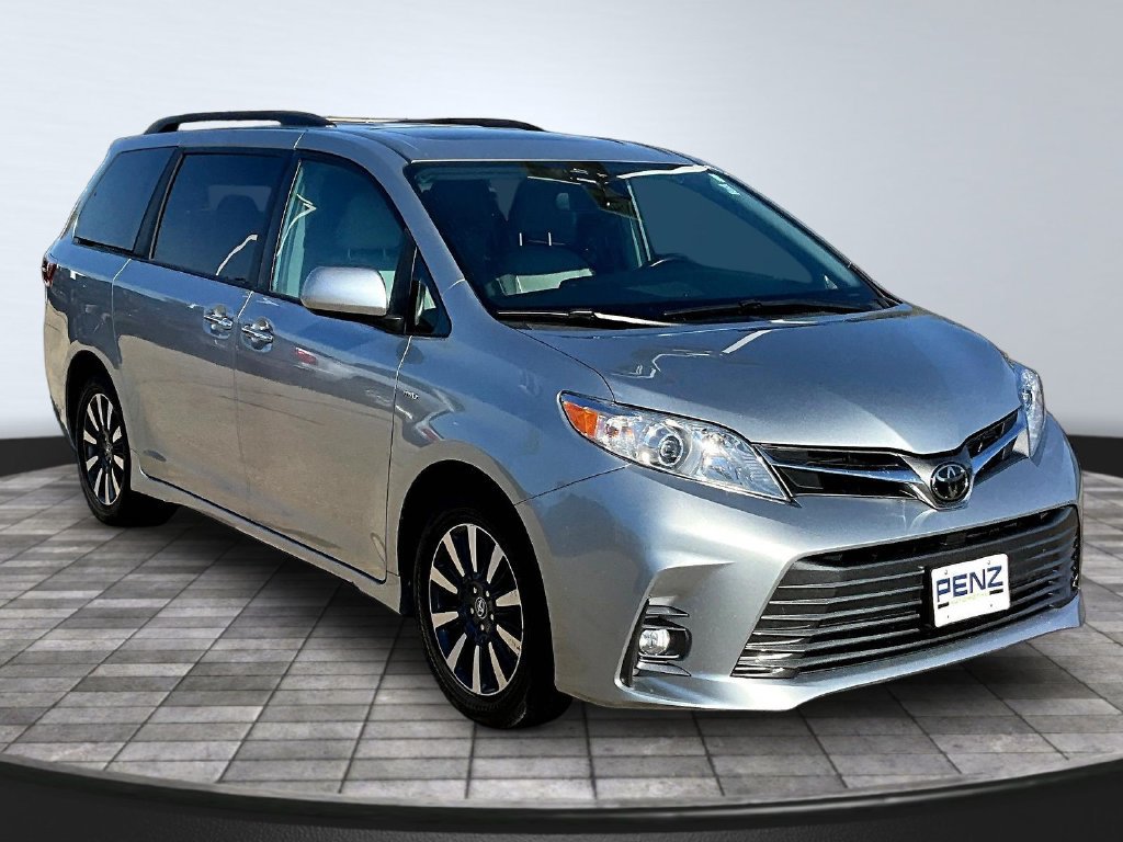 Used 2019 Toyota Sienna XLE Premium w/ Carpet Mat Package AWD/4WD image 3